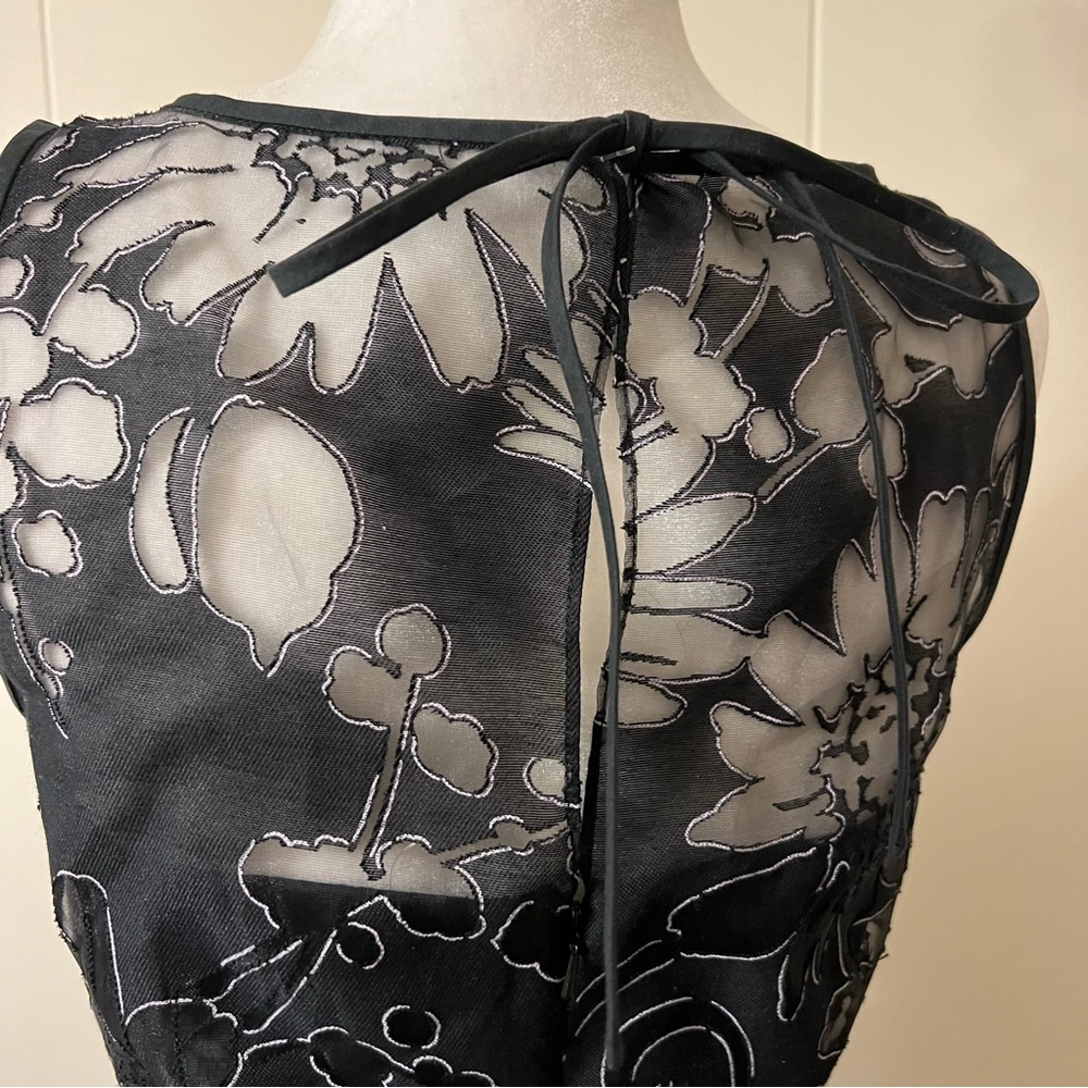 White House Black Market Floral black & white Lace Dress with Bow 6 NWT - Picture 8 of 11